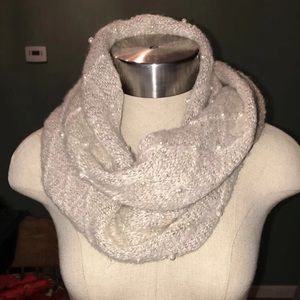 Betray Johnson infinity scarf